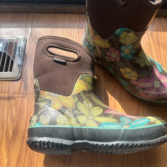 Bogs Women's Floral Winter Boots - Brown and Multicolor - Picture 2 of 8
